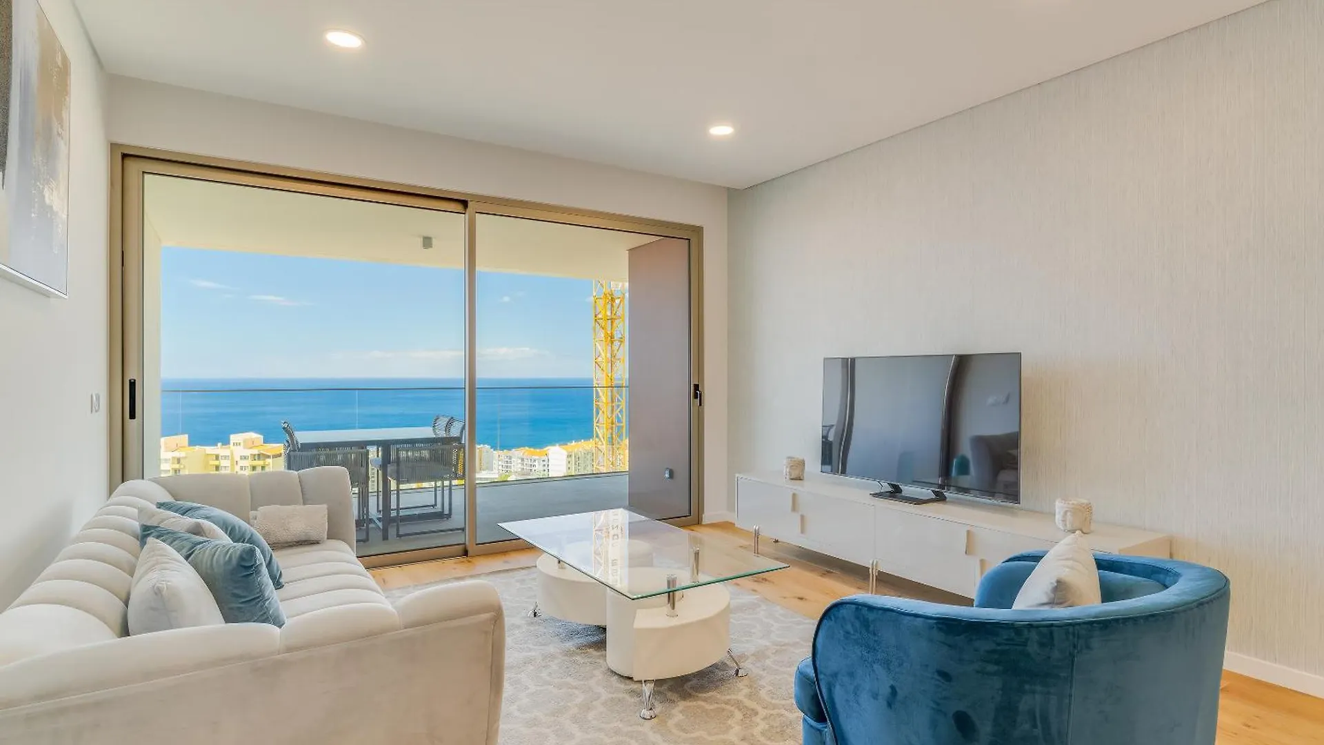 Laura Apartment Uptown 117 By Hr Madeira Funchal  Portugal