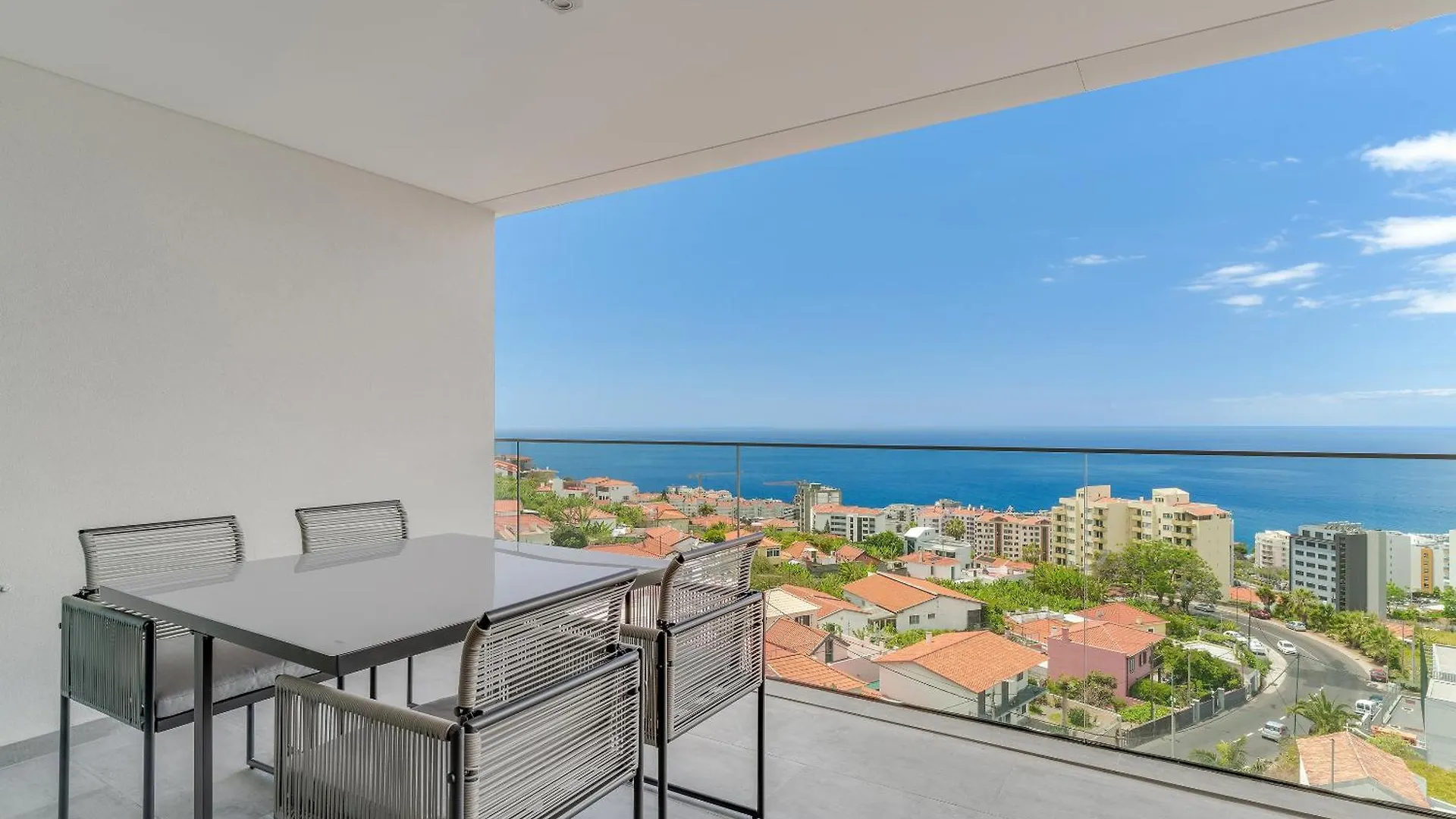 Laura Apartment Uptown 117 By Hr Madeira Funchal  Portugal