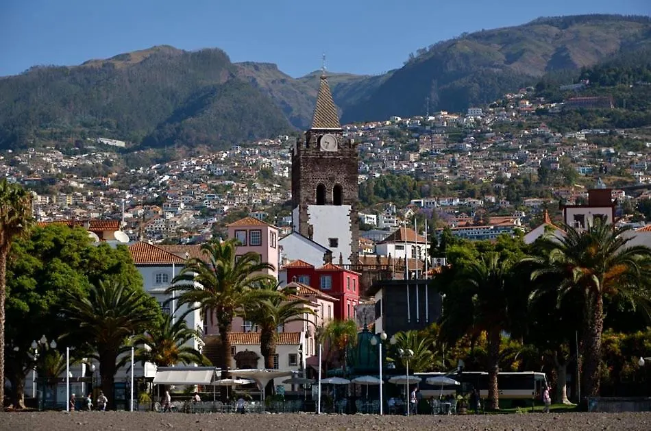Laura Apartment Uptown 117 By Hr Madeira Funchal  Portugal